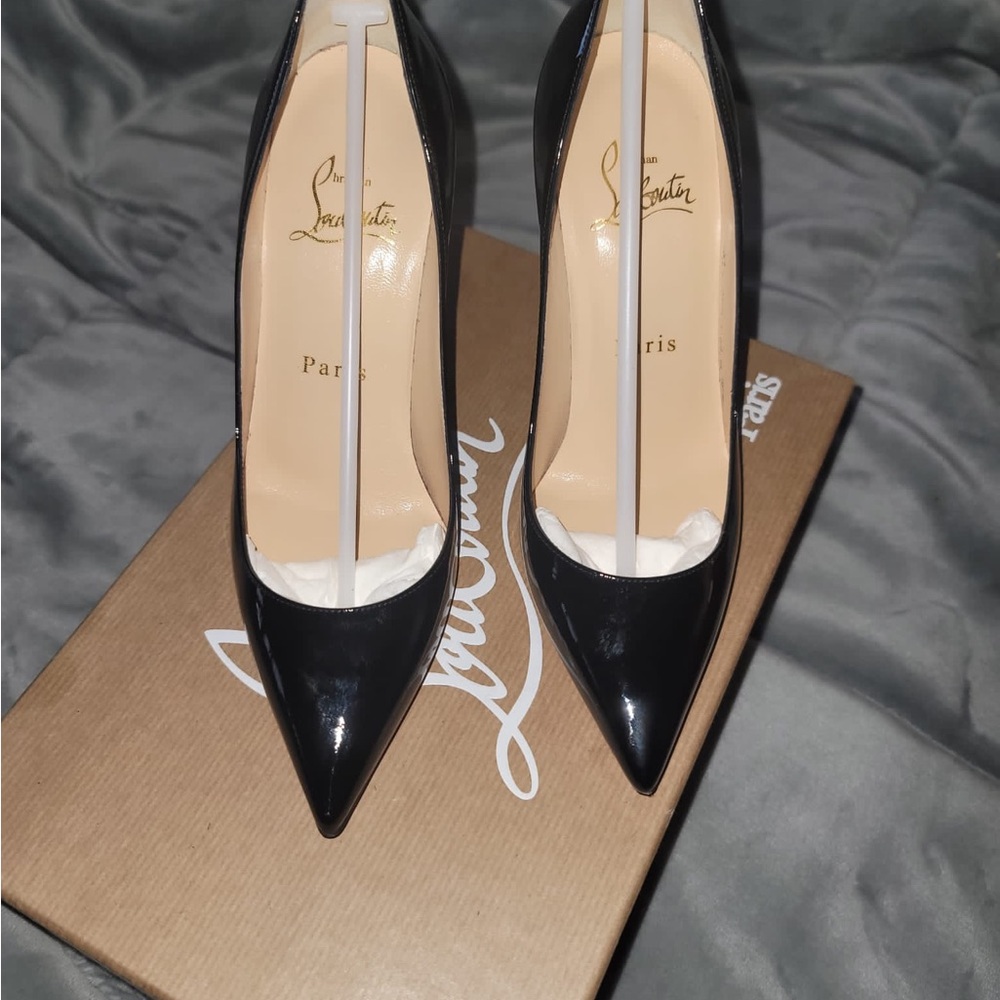 Christian Louboutin Decollete 554 100 Patent Black size 34.5